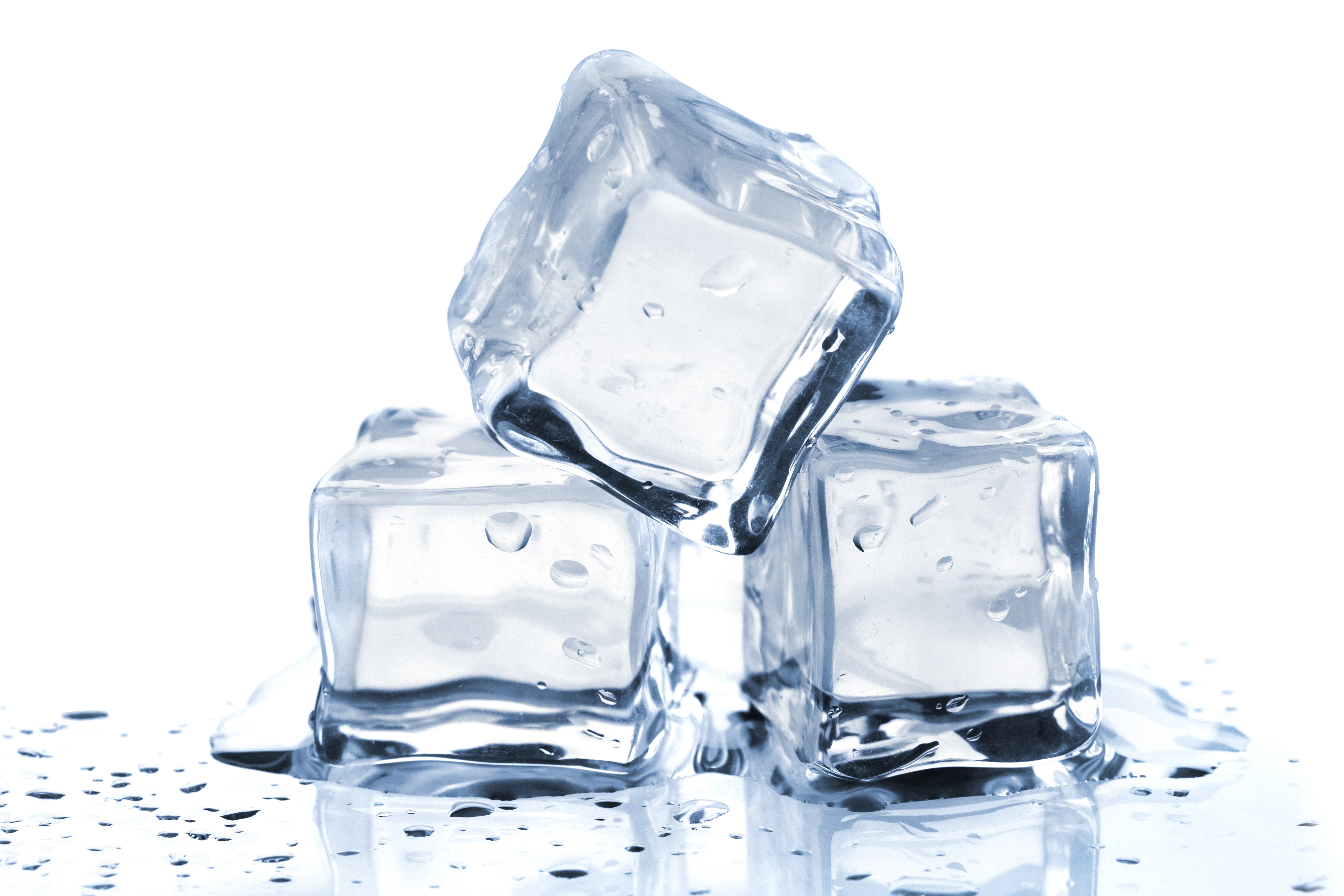 Лед тает при температуре 0. Ice Cube лед. Ice Cube лед Water. Ice Cube кубик льда. Кусок льда.